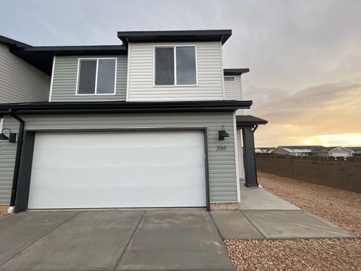Modern Four Bed Home – photo 1