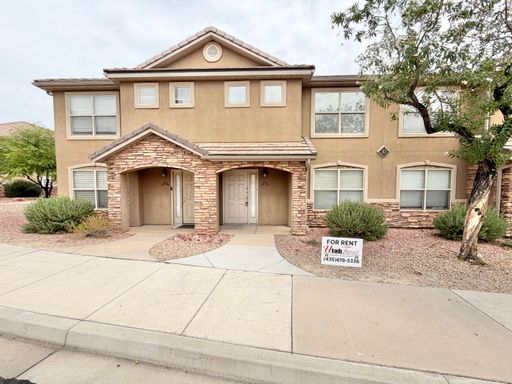 Wonderful Town Home in Hidden Valley Heights!