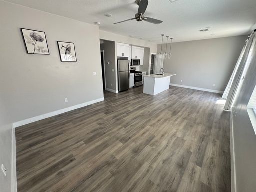 REDUCED PRICE!! Available Now!! – photo 1