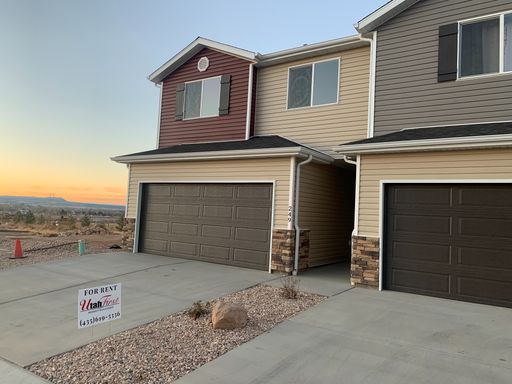 Beautiful Town home in Cedar City – photo 1