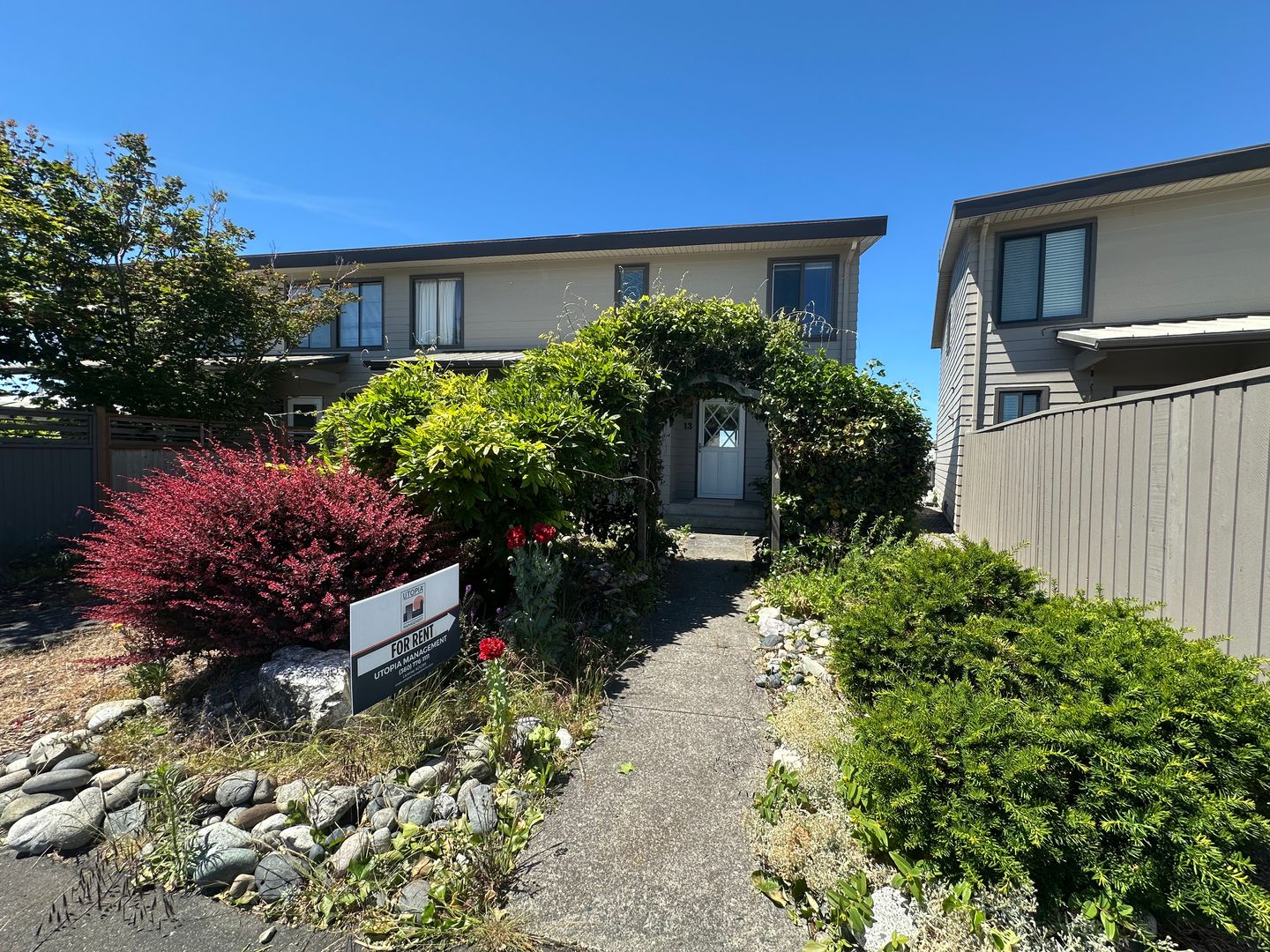 Ferndale House: 4038 Mayne Ln #13