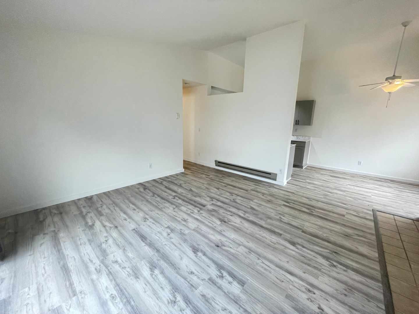 Richmond Condo: 8 Schooner Ct