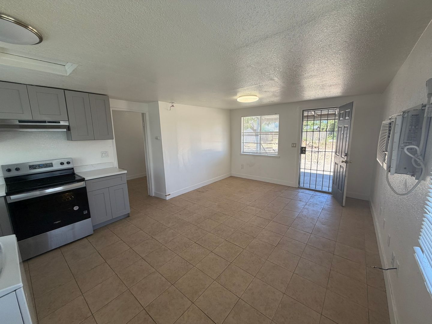Sacramento Apartment: 5801 Wallace Ave
