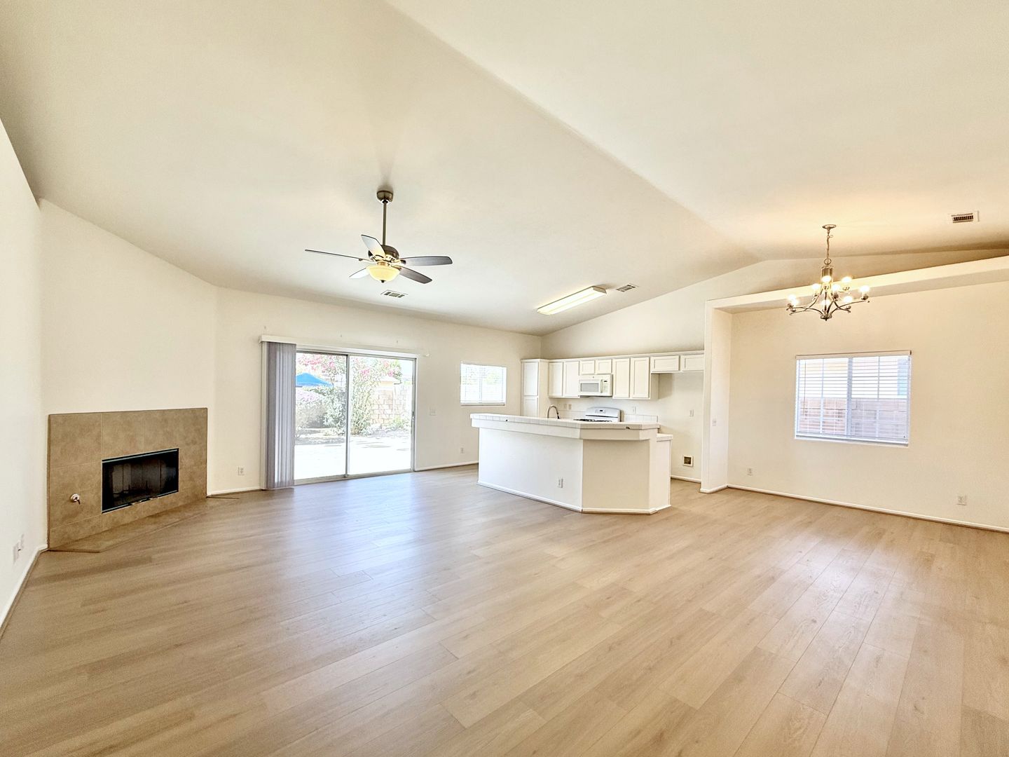 Indio House: 43615 Roebelenii Way