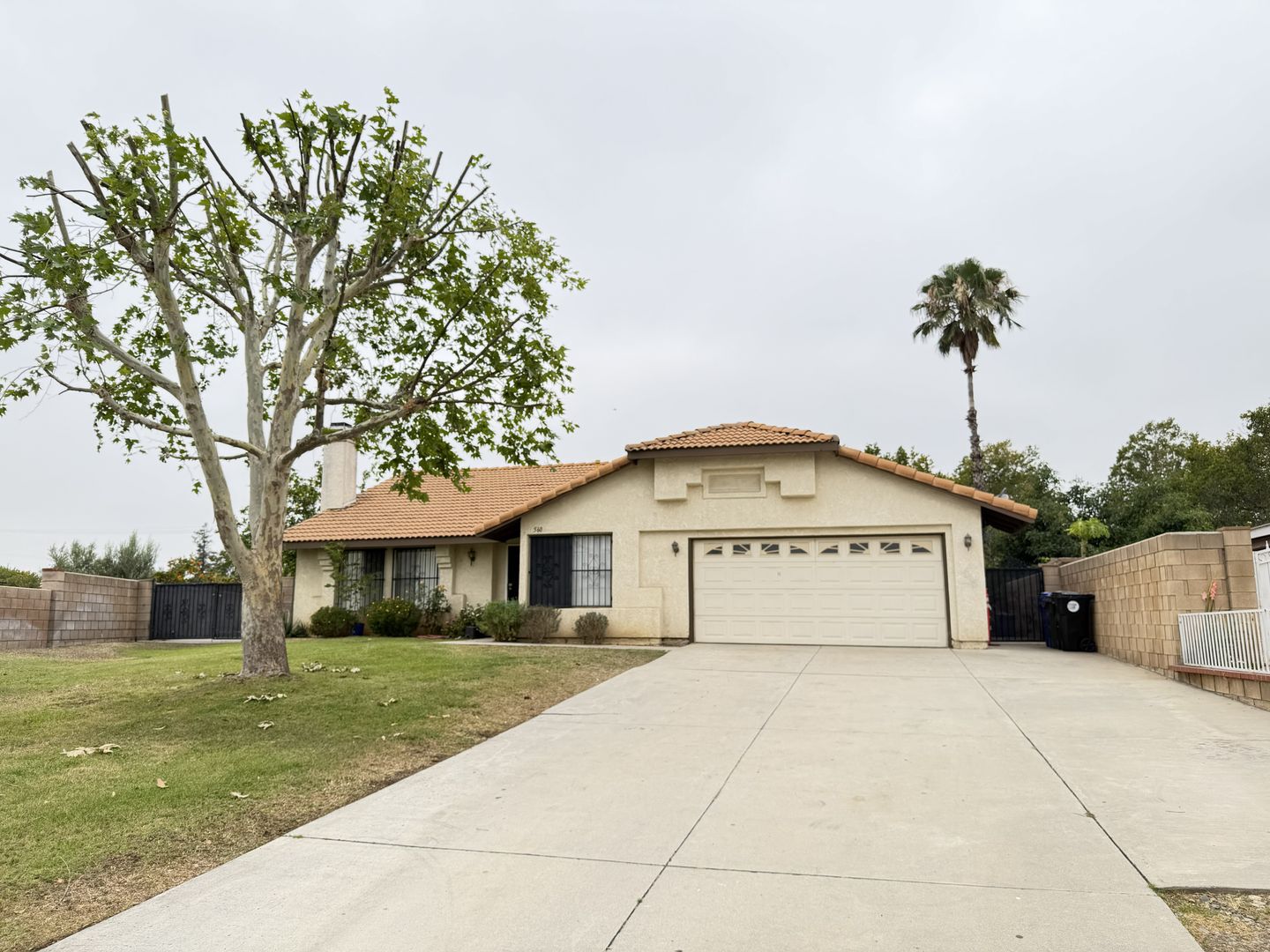 Bloomington House: 560 S Quince Ave.