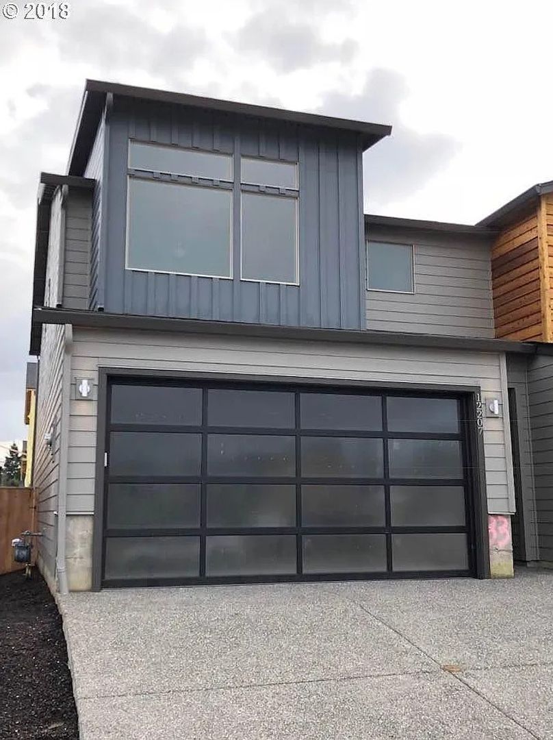 Vancouver House: 12207 NE 116th St