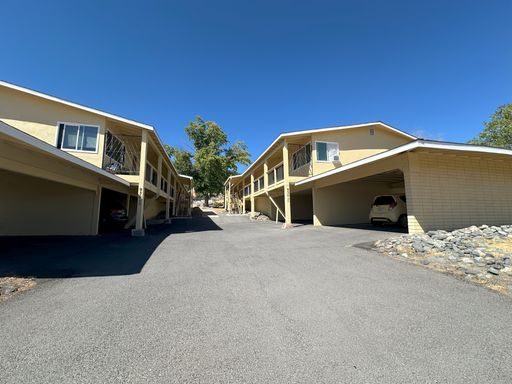 2 Bedroom, 1 Bathroom Apartment