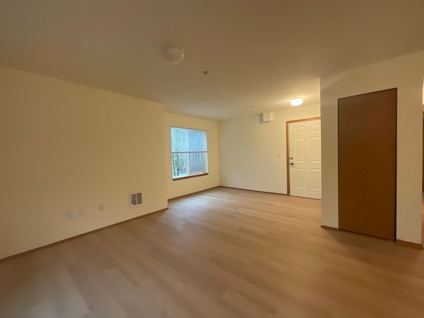 Bellingham Apartment: 4018 Northwest Avenue