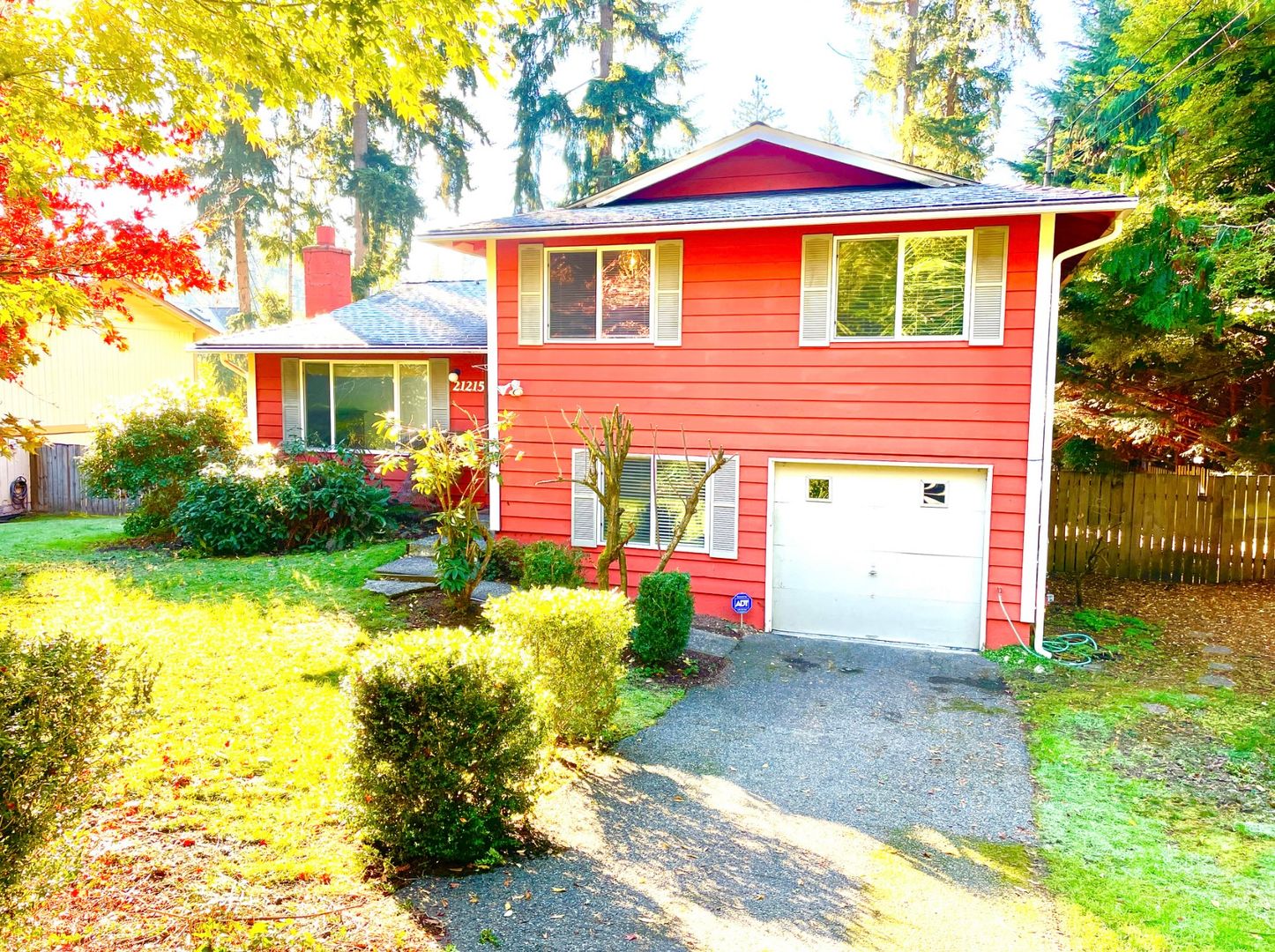 Sammamish House: 21215 NE 10th Pl