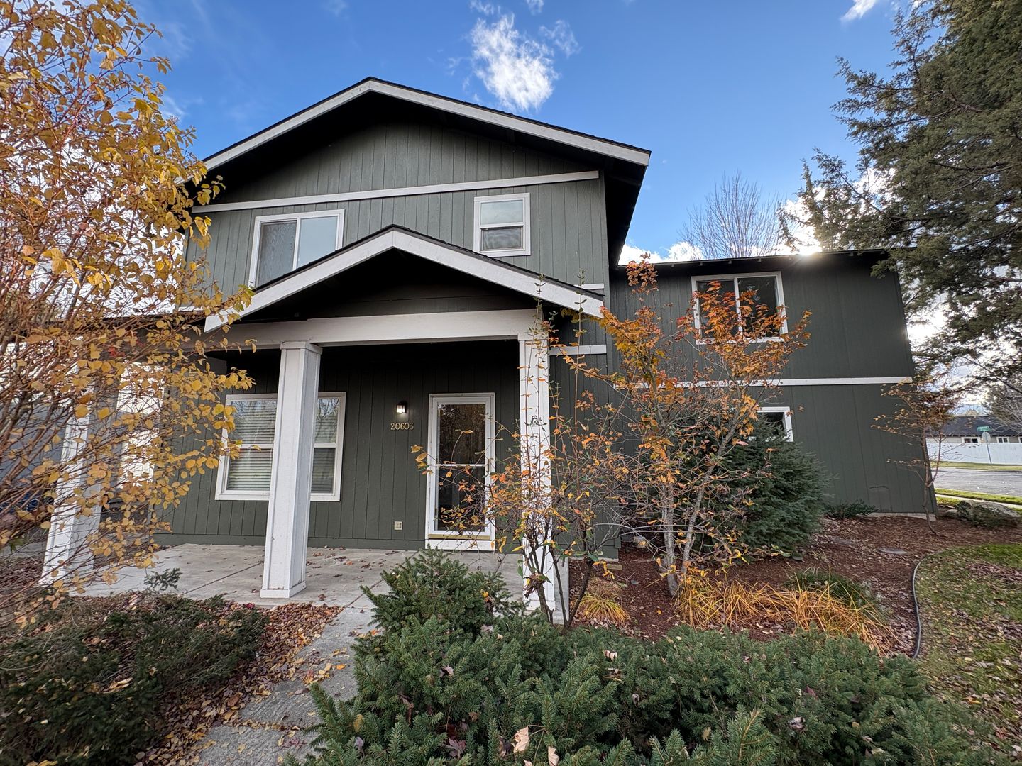 Bend House: 20603 Wild Rose Ln.