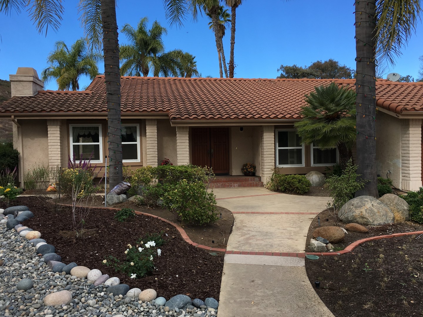Escondido House: 3317 Vista Rocosa