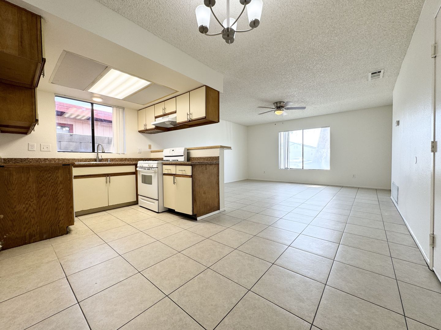 Cathedral City Apartment: 33975 Via De Anza - 02