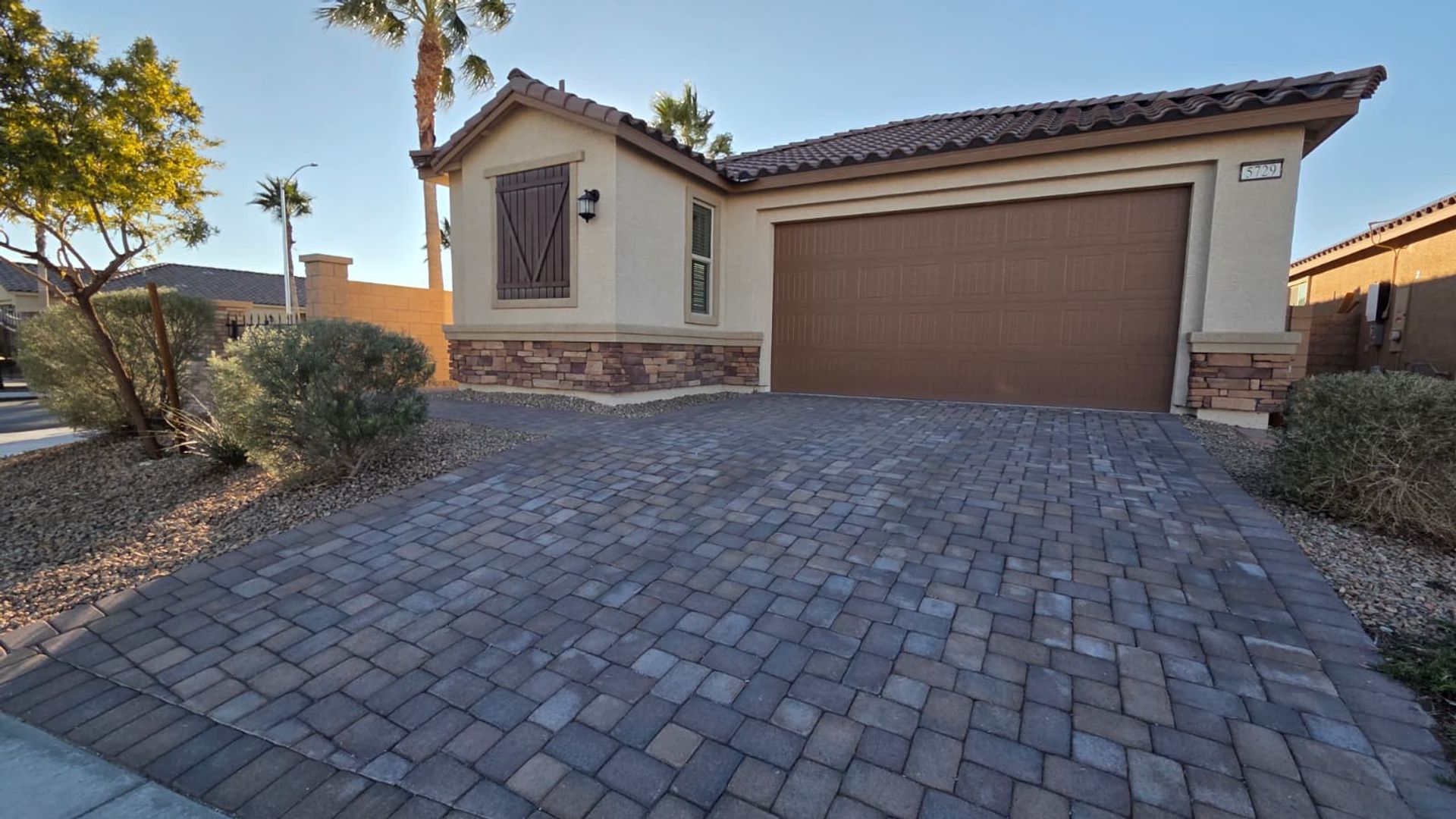 North Las Vegas House: 5729 Old Pine St