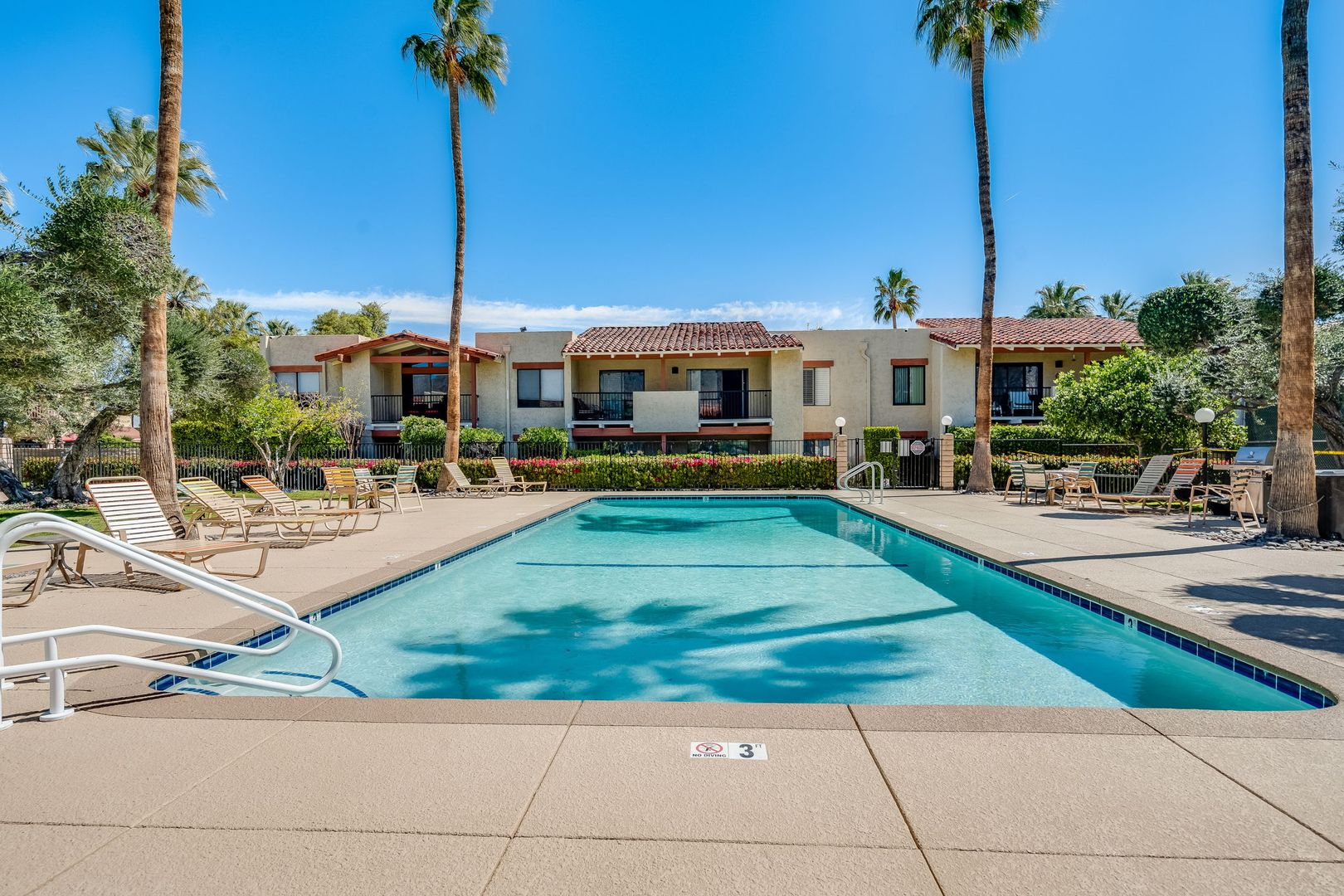 Palm Springs Condo: 1411 N Sunrise Way