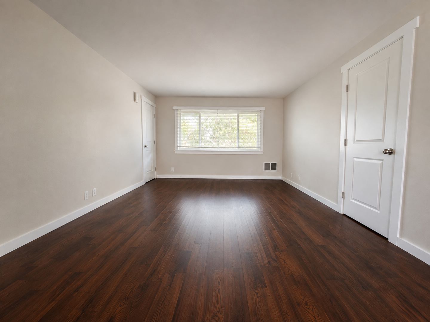 Canby Apartment: 310-316 S. Manzanita Court