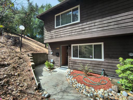 Fully Remodeled 3BED/2BATH Condo in the Beautiful City of Lafayette, Ca.