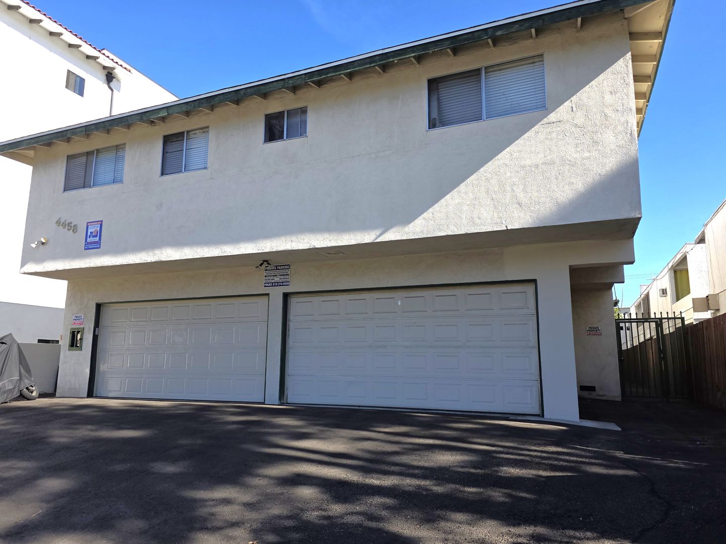 Sherman Oaks Apartment: 4458 Woodman Avenue