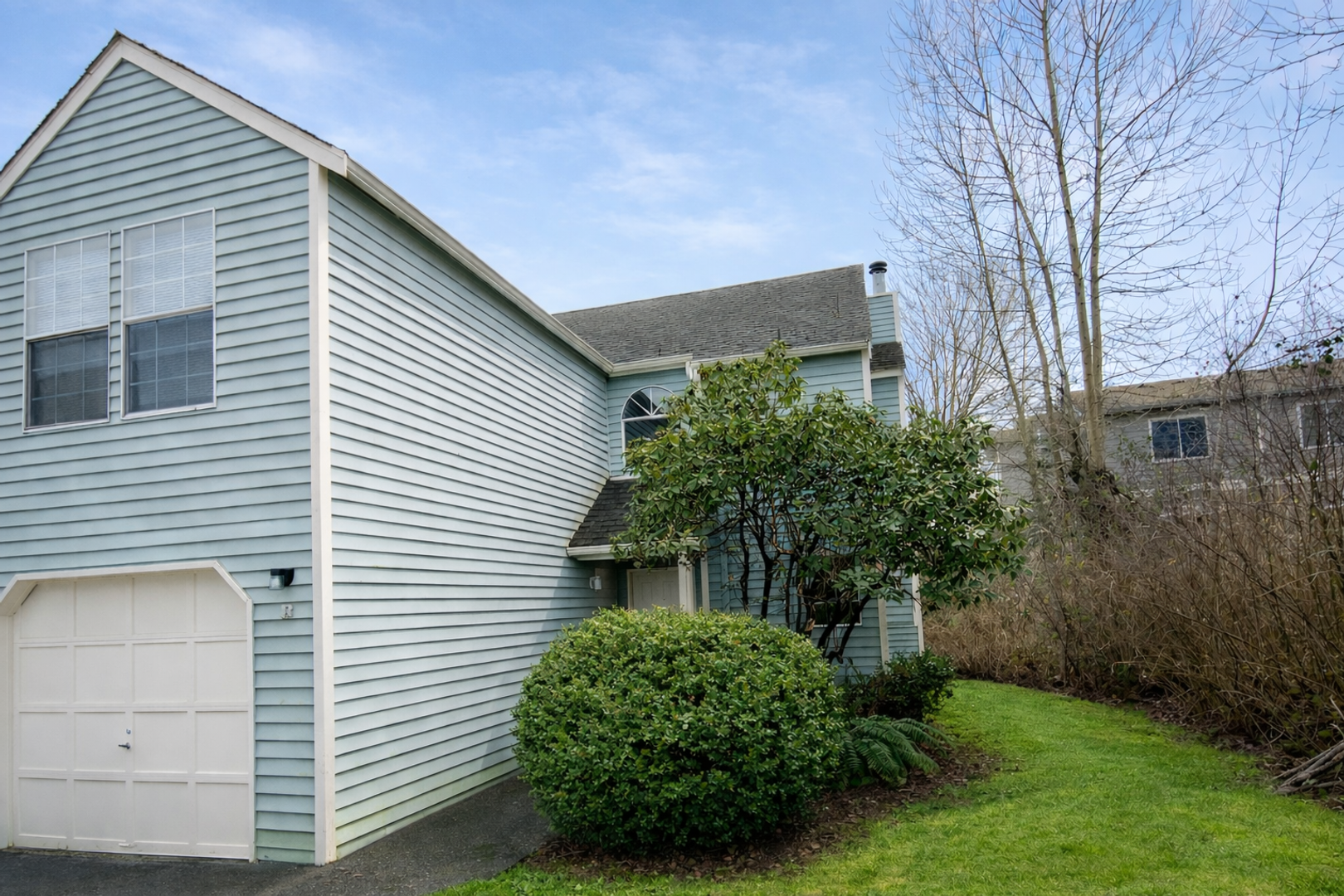 Lynnwood House: 16302 2nd Pl W