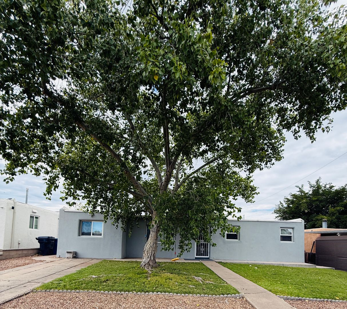 Albuquerque House: 6016 Aztec Rd NE