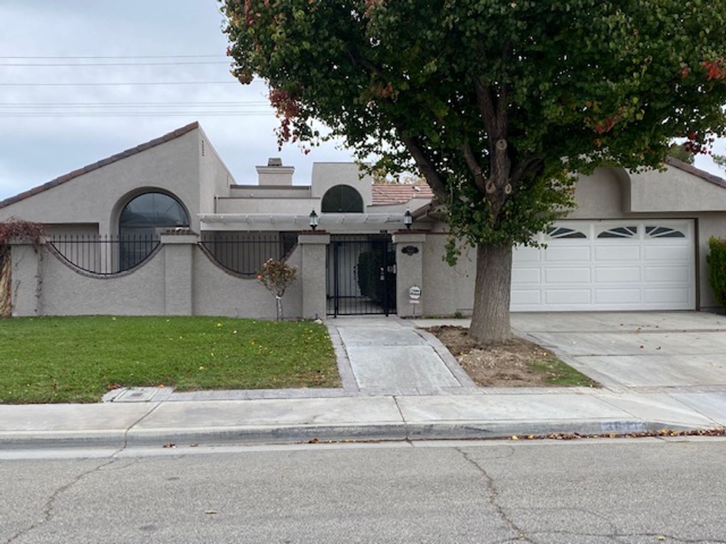 Lancaster House: 3611 Kim Ct.