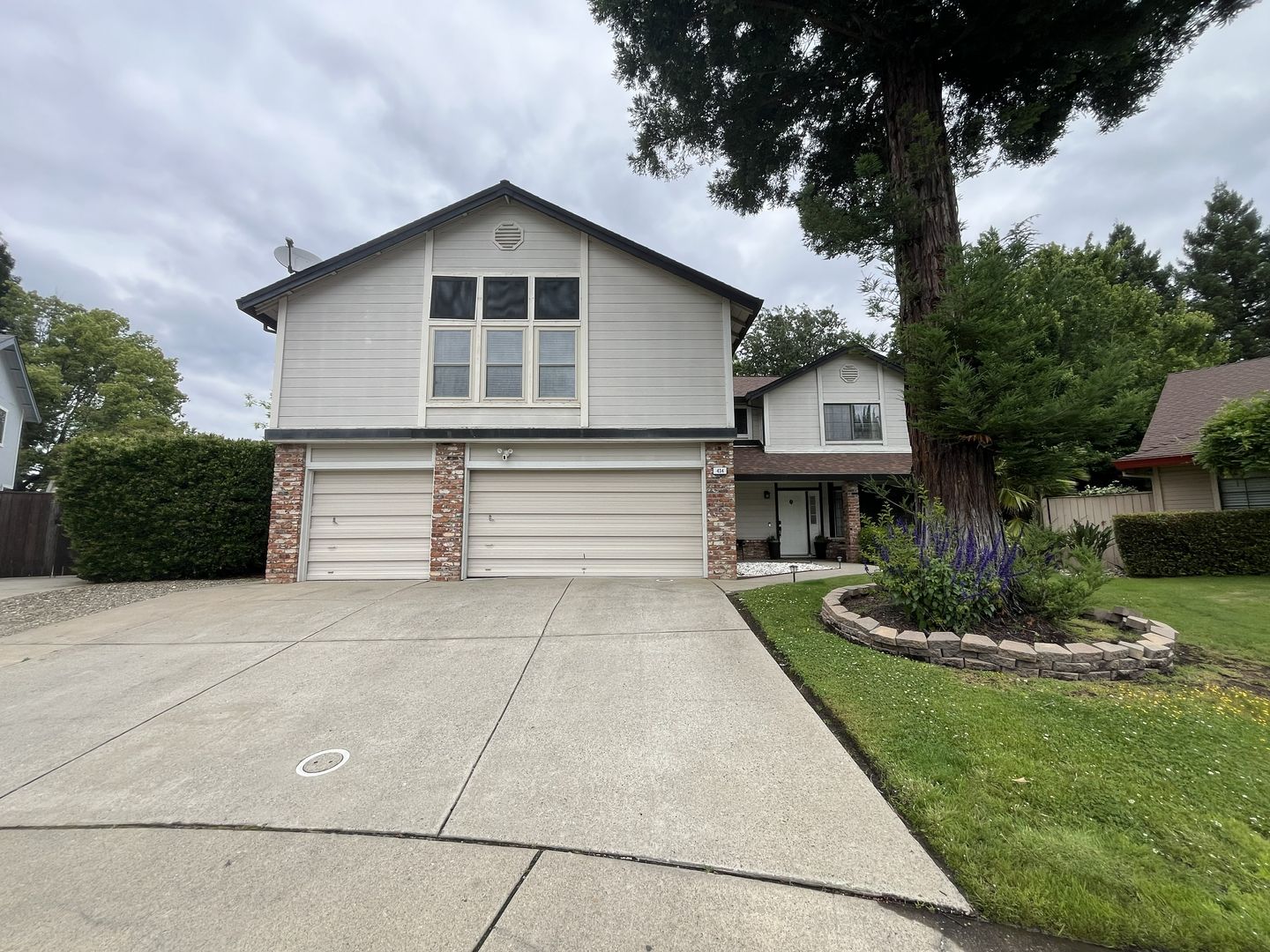 Roseville House: 434 Taggert Ct