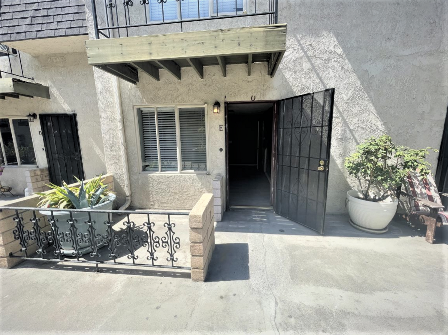 Santa Ana House: 2227 N. Broadway