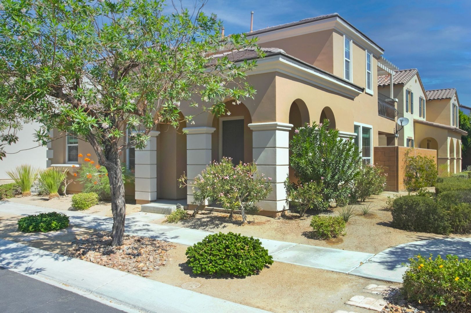 Cathedral City House: 520 Via Assisi