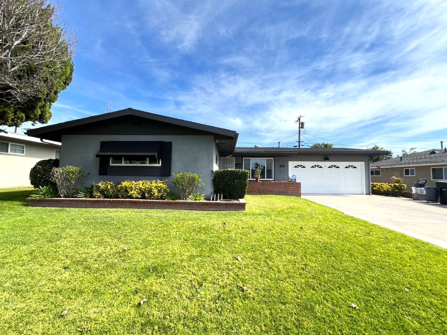 Ontario House: 856 N Fushia Ave