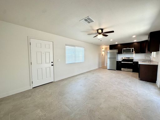 AVAILABLE NOW! 1 Bedroom 1 Bathroom Apartment in Palm Springs W/ Community Pool – photo 1