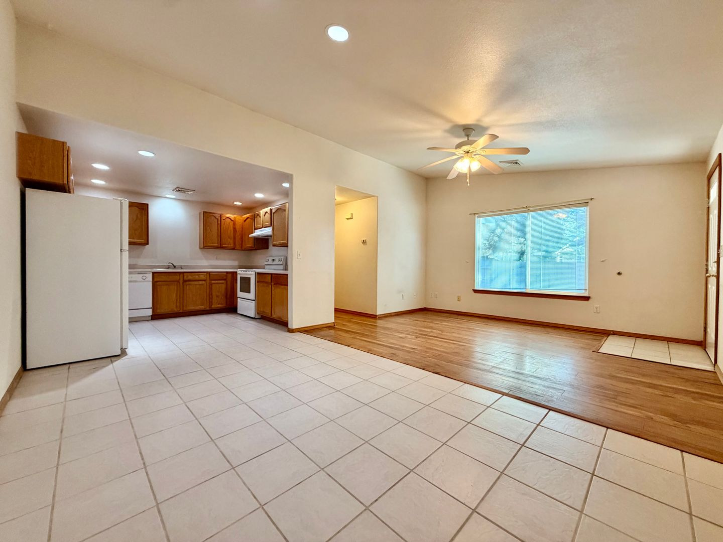 Redmond Apartment: 1547-1549 SW Rimrock Way