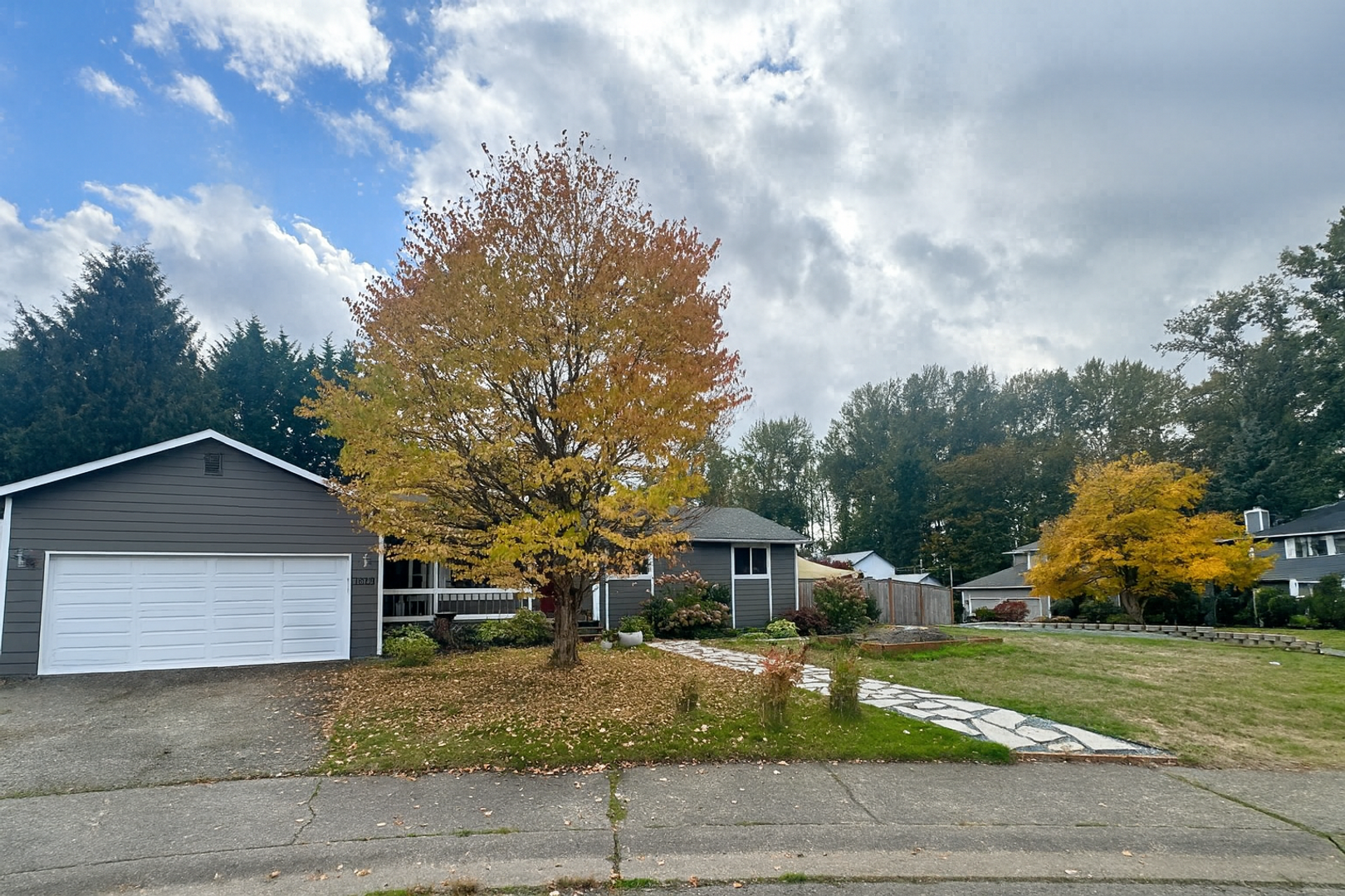 Bothell House: 1020 234th Pl SW