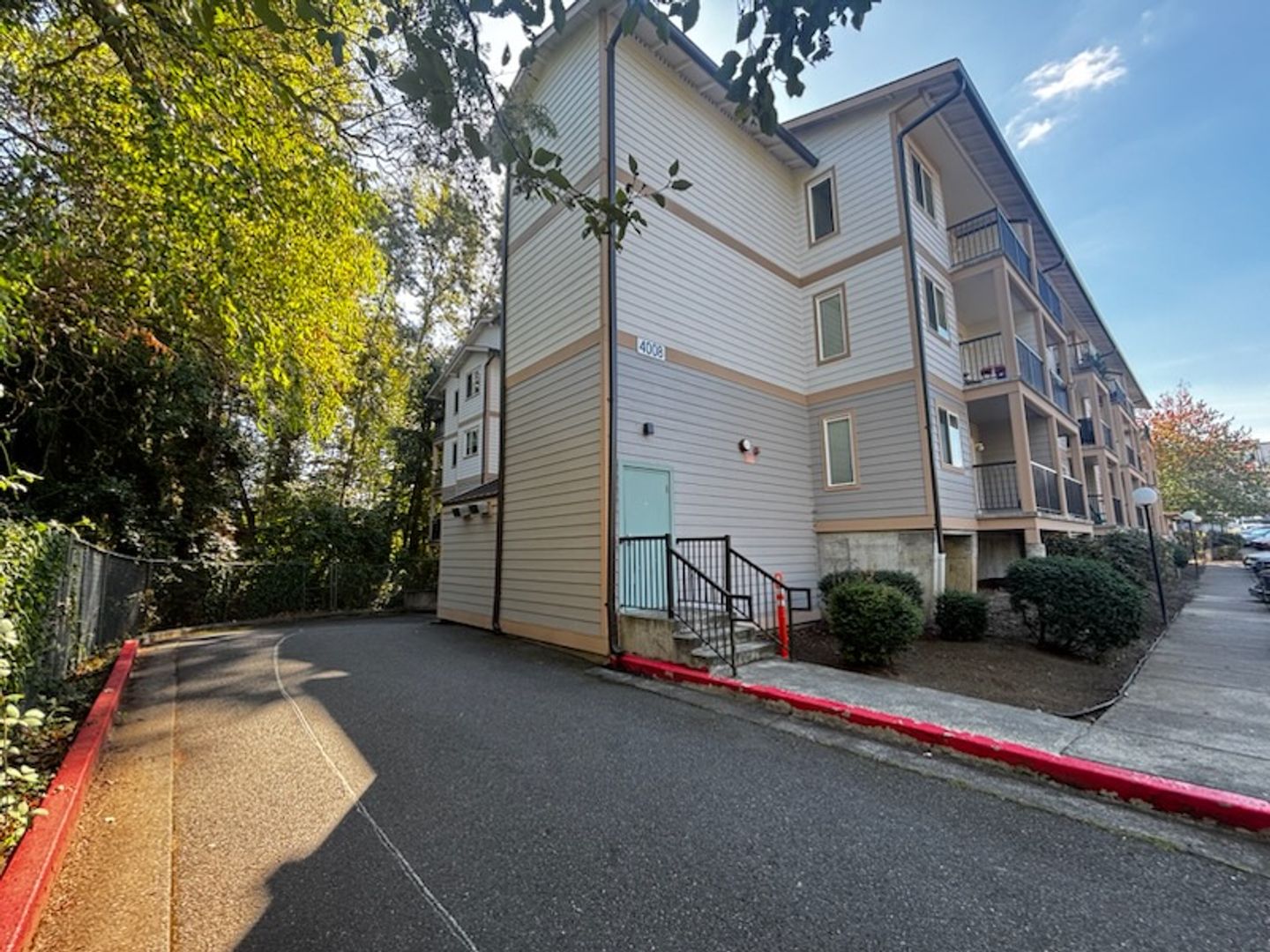 Bellingham Apartment: 4018 Northwest Avenue