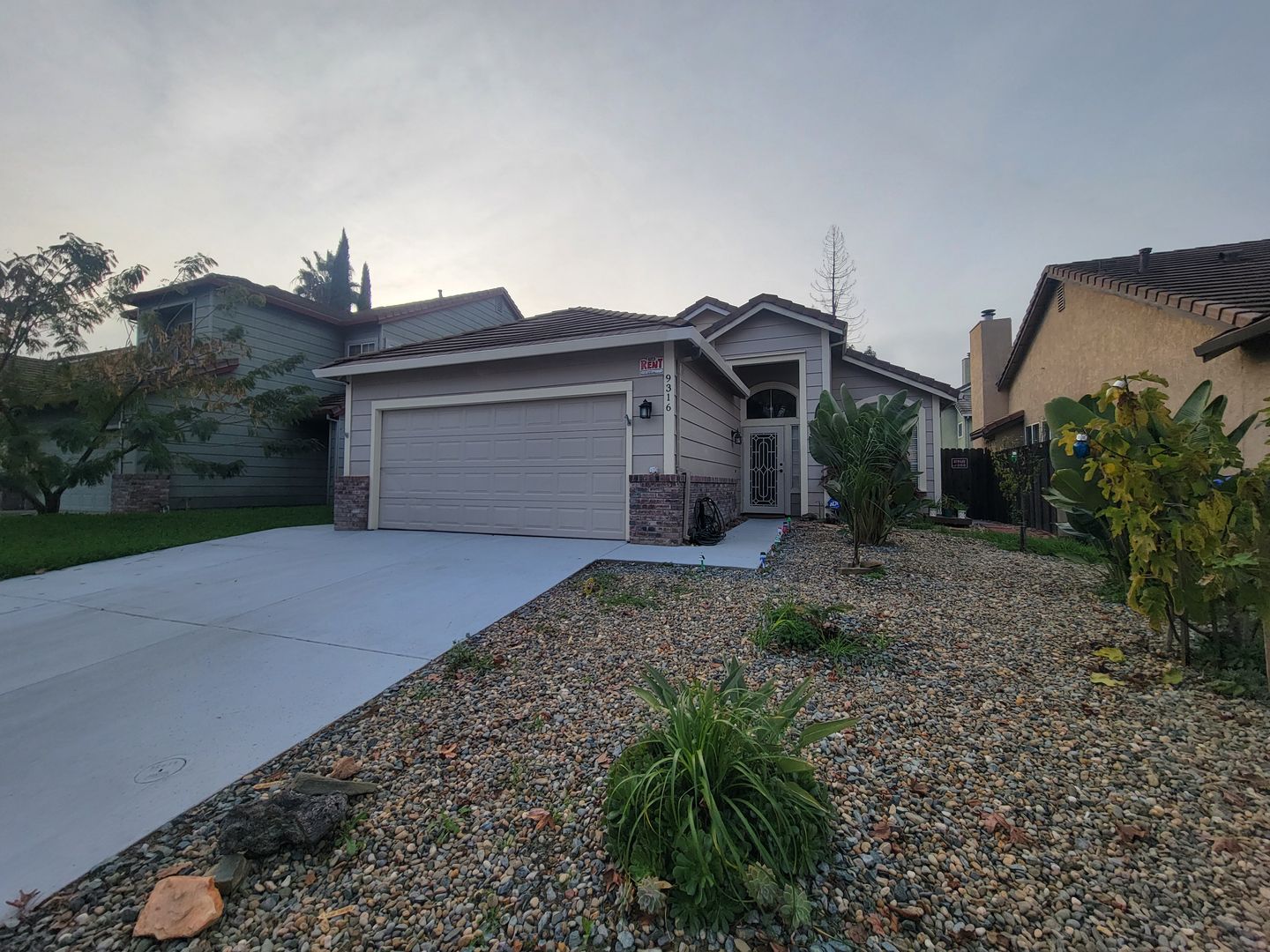 Elk Grove House: 9316 Caulfield Dr