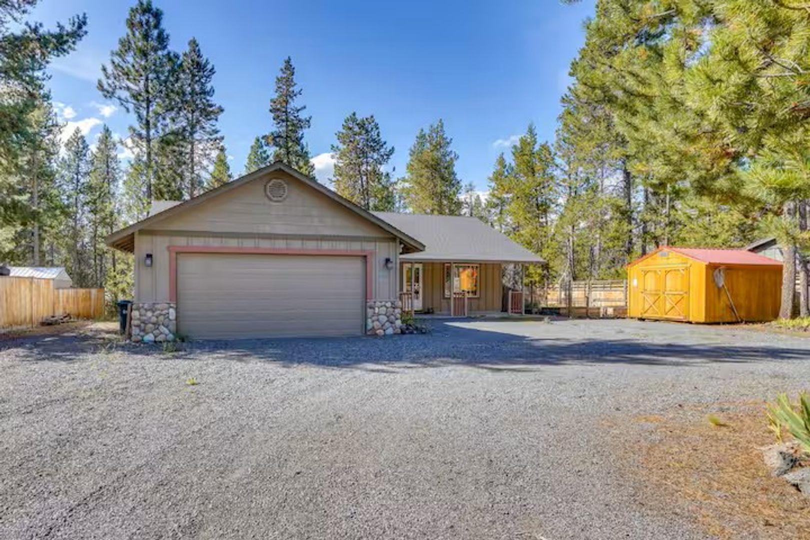 Bend House: 55803 Snow Goose Rd