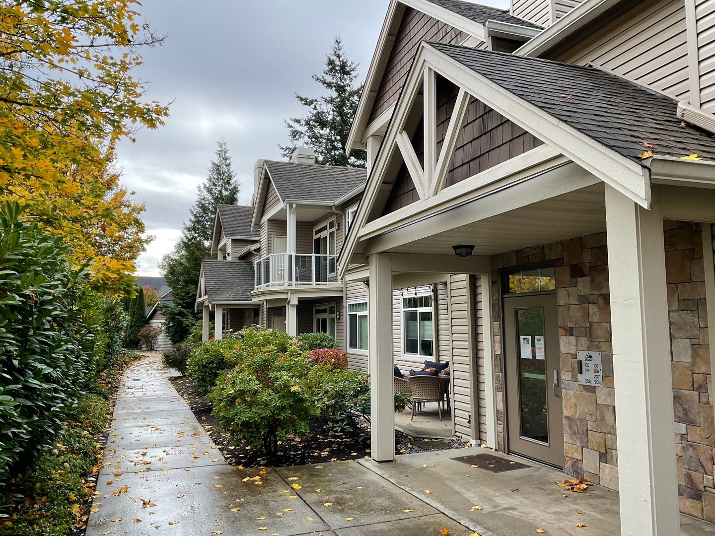 Bellingham House: 4579 Eldorado Way #208