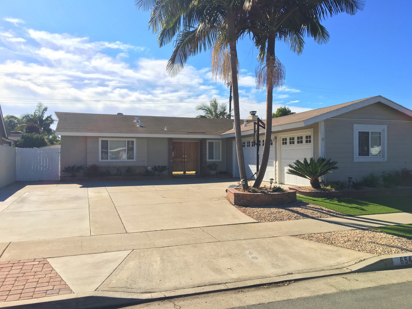 Huntington Beach House: 6542 Bishop Dr.