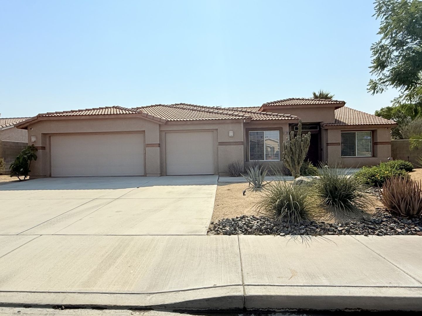 La Quinta House: 44601 Liberty Avenue