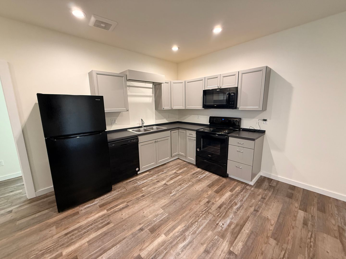 Redmond Apartment: 2304 - 2384 NW 8th St