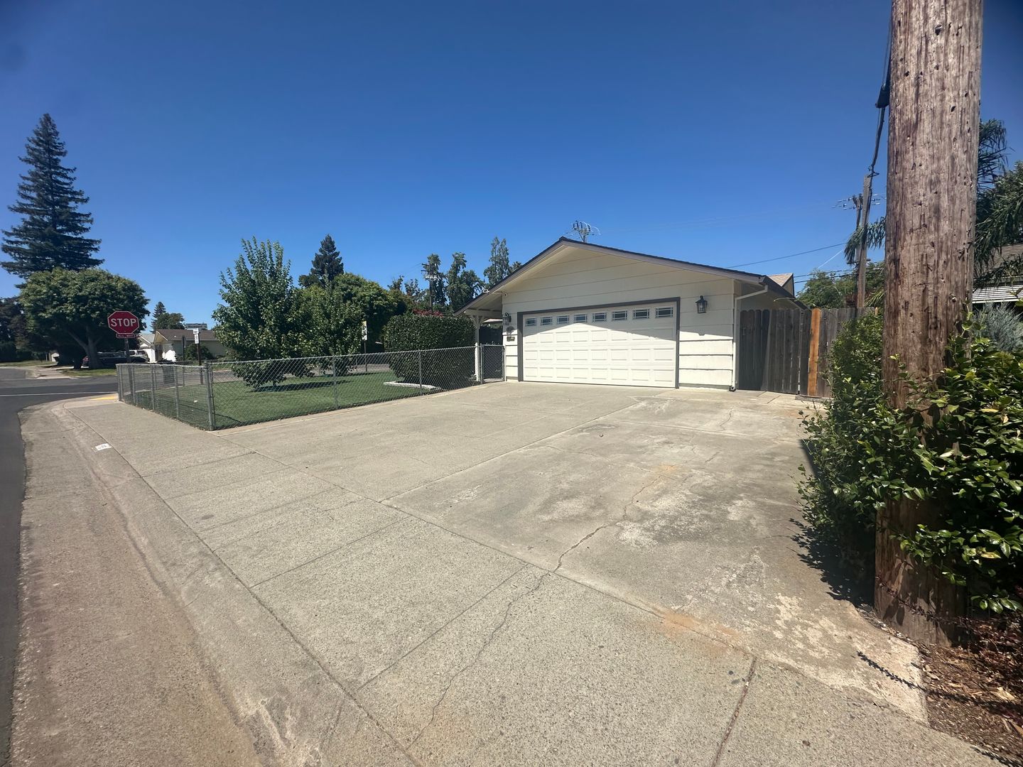 Sacramento House: 9101 Rosewood Drive