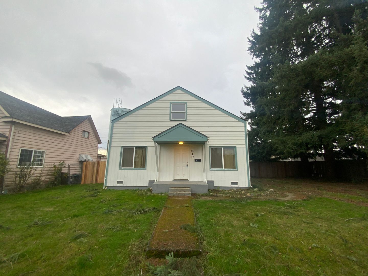 Tacoma House: 810 E 63rd St