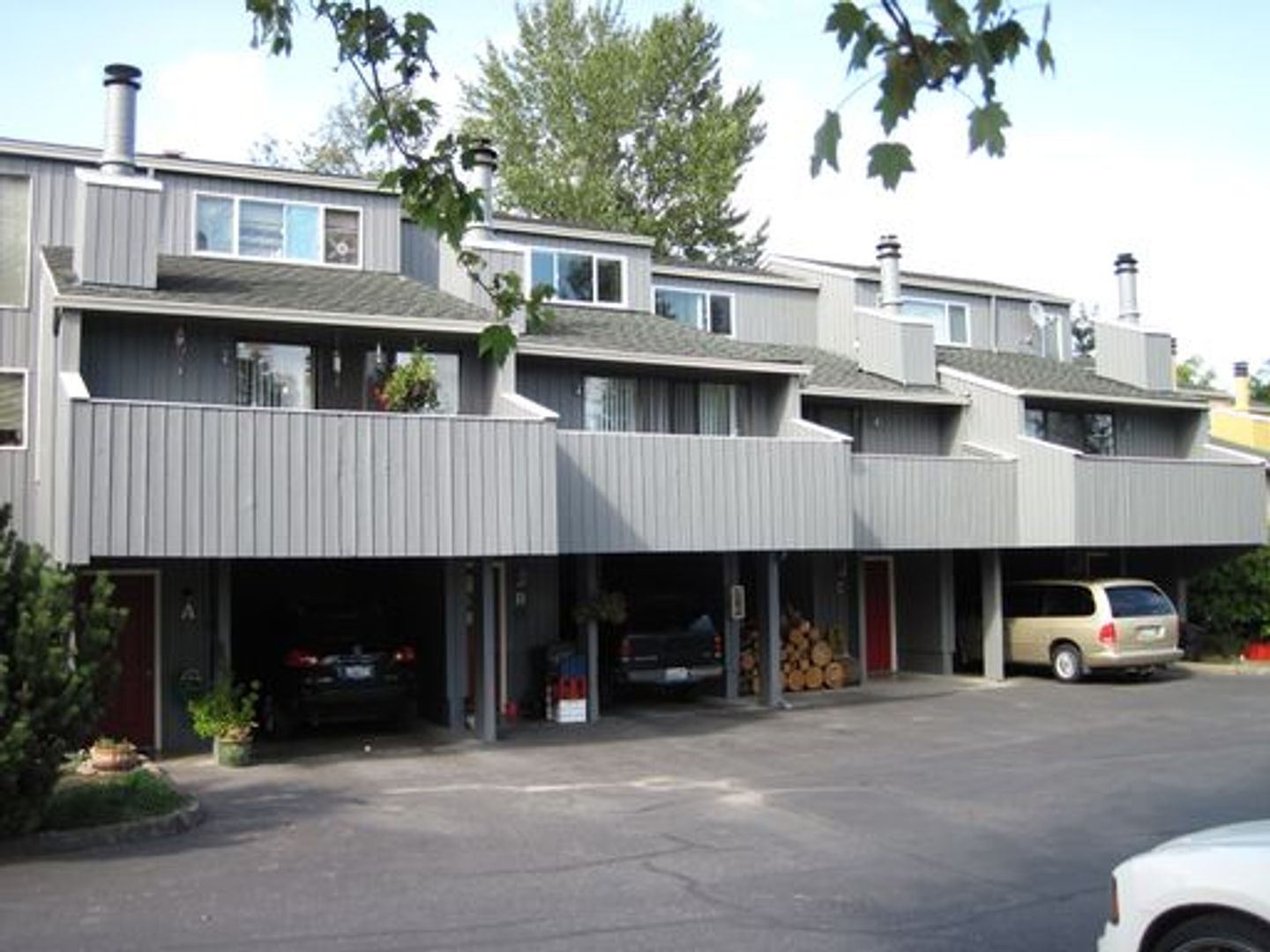 Ferndale Apartment: 2149 Eastview Pl. - C