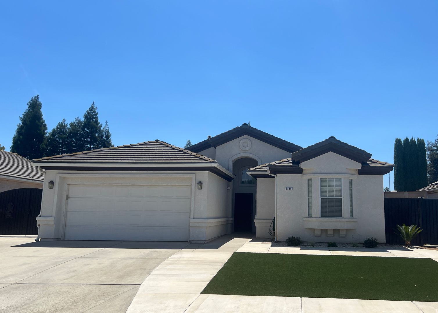Fresno House: 5835 W Athens Ave