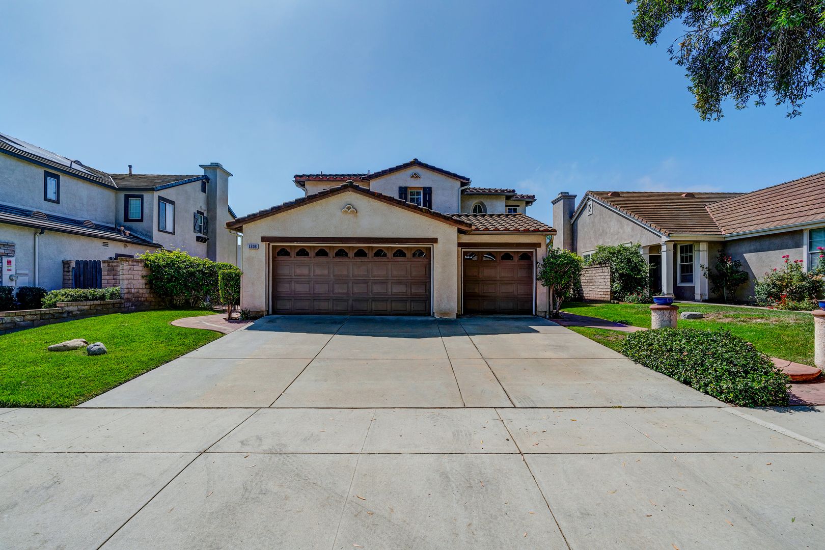 Thousand Oaks House: 4896 Via Bella