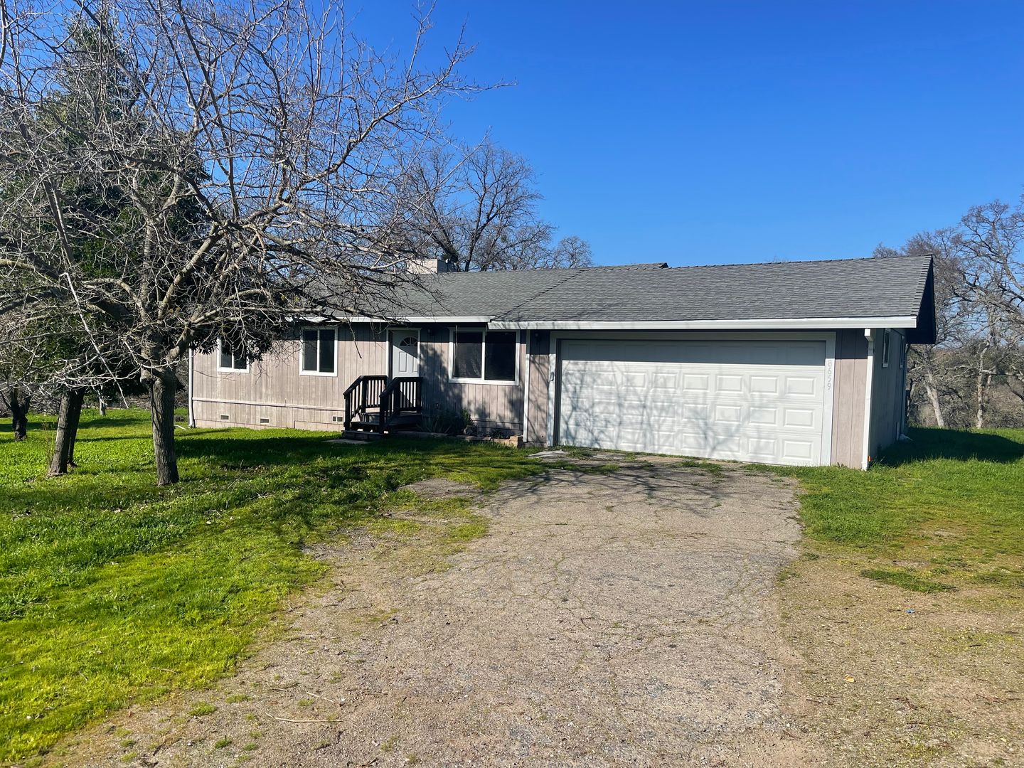 Valley Springs House: 8659 Mann Street