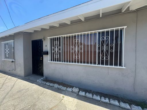 $2,295! Newly Updated 2 Bedroom / 1 Bathroom Apartment! Hawthorne, CA 90250! – photo 1