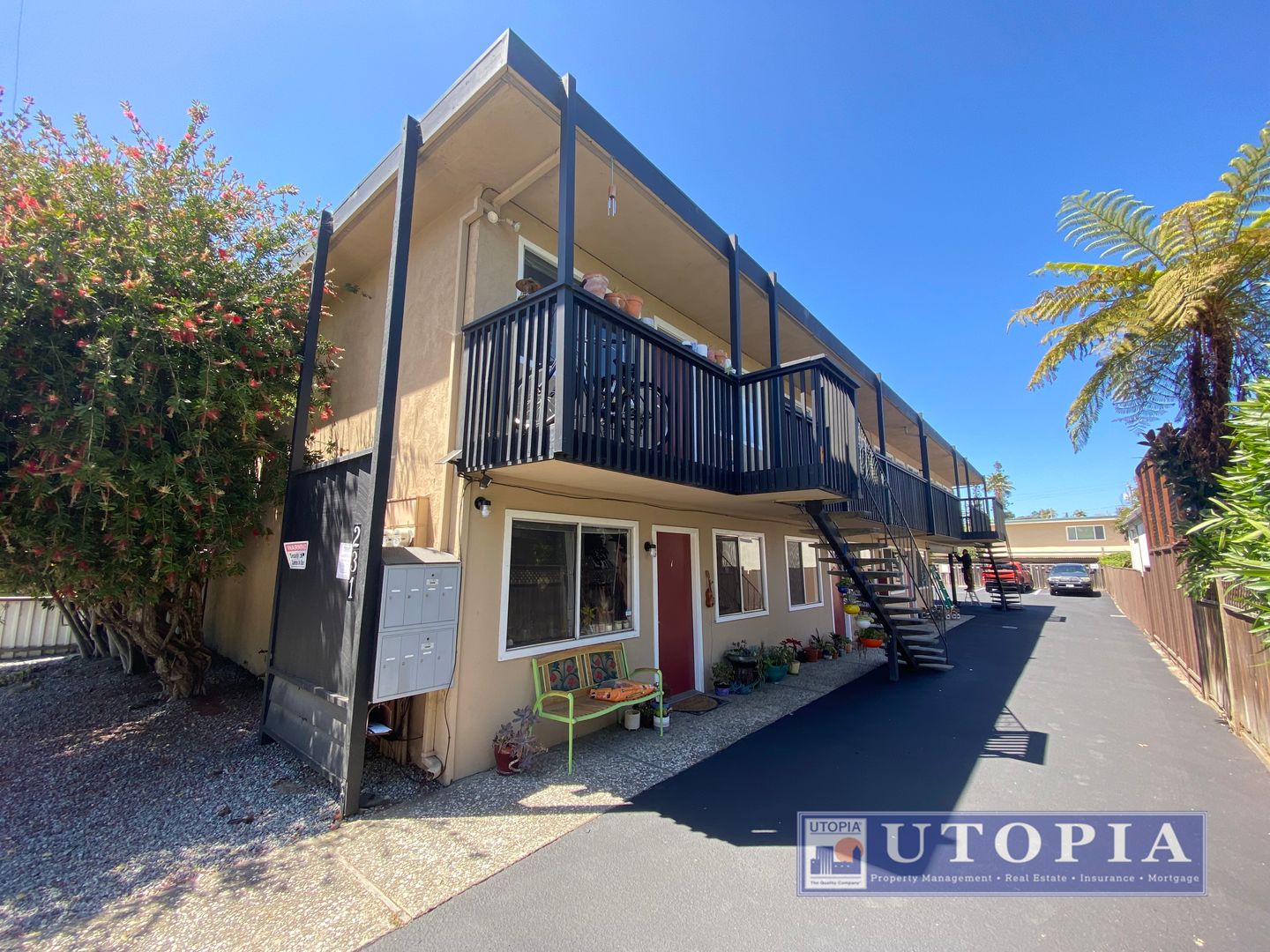 Santa Cruz Apartment: 231 Blackburn Street