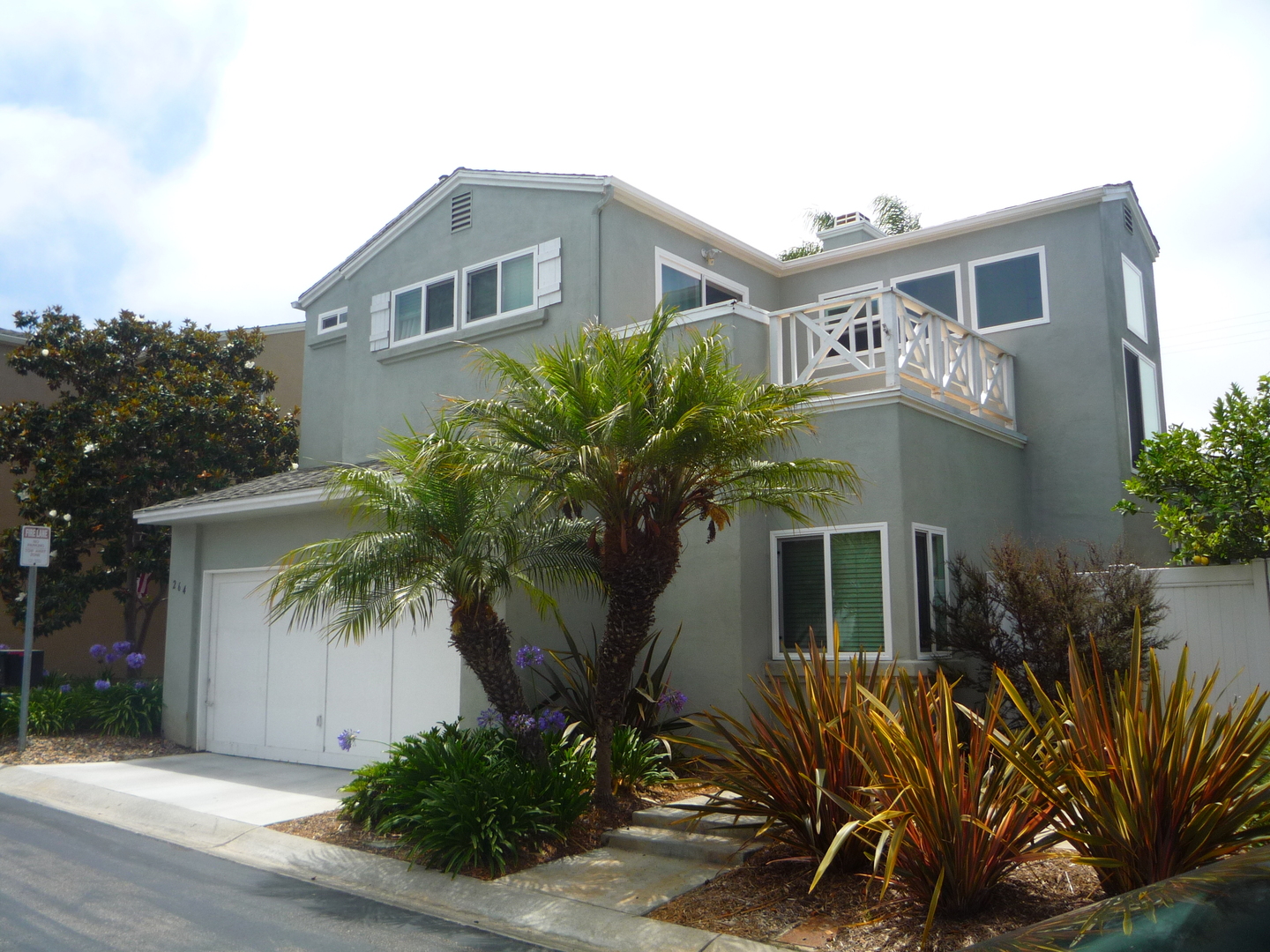 Encinitas House: 264 Triton Circle