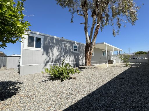 AVAILBLE NOW!!! 3 Bedroom 1 Bathroom Recently Updated Home in Thousand Palms!