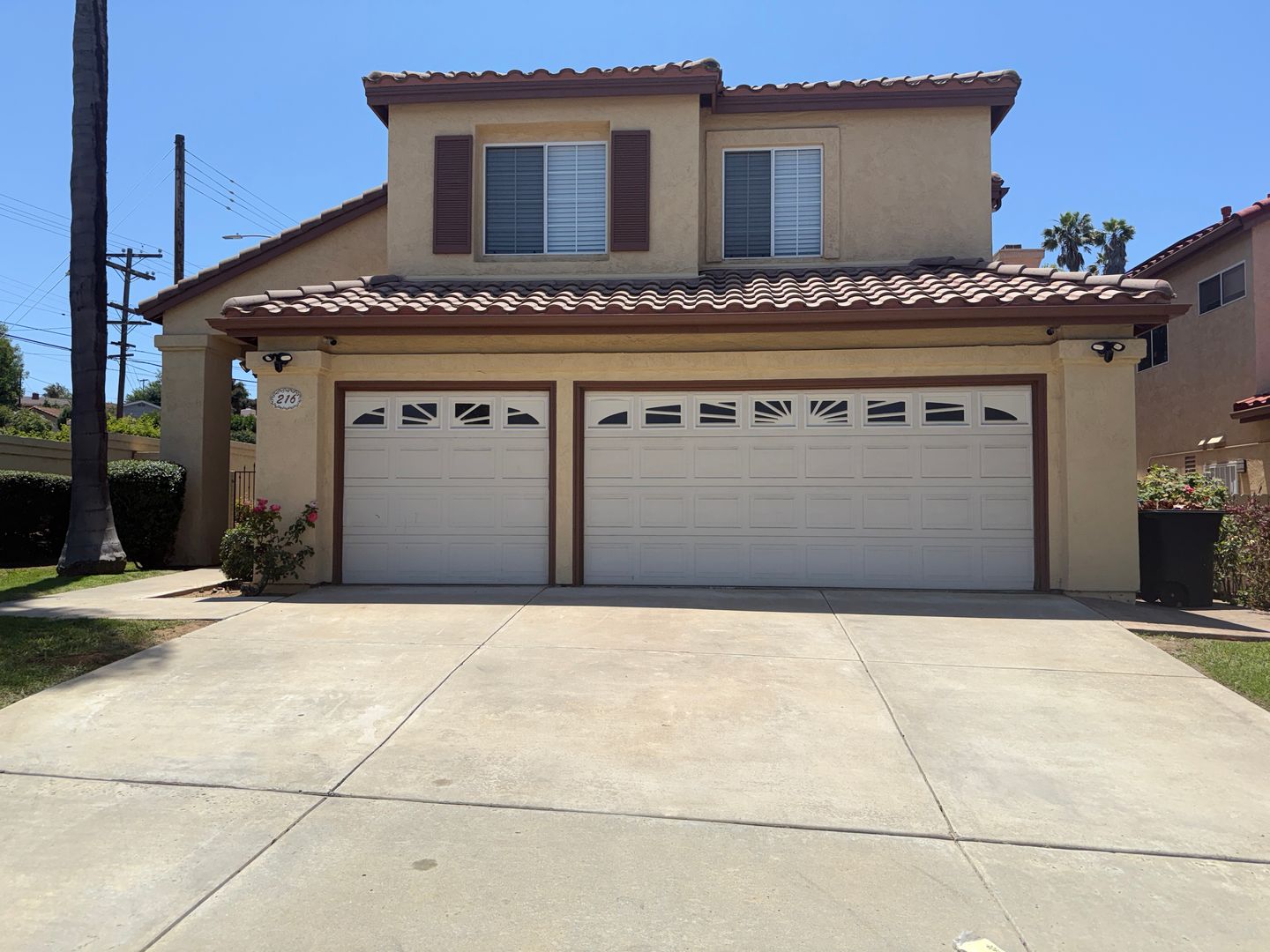 Chula Vista House: 216 Richmond Park Place