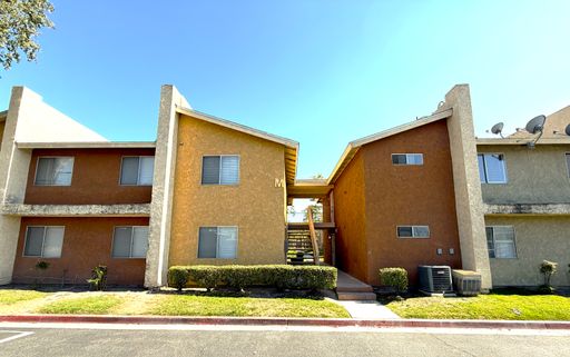 Newly Updated 2 bed, 2 bath located in San Bernardino! – photo 1